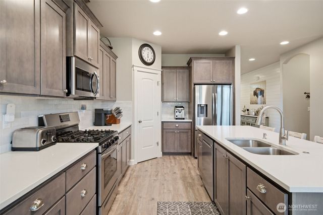 618 E Tanoak Avenue, La Center, WA 98629