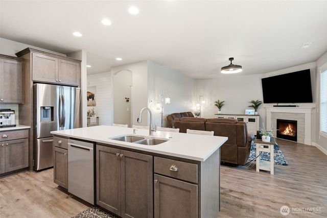 618 E Tanoak Avenue, La Center, WA 98629