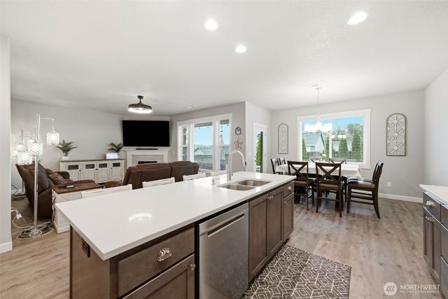 618 E Tanoak Avenue, La Center, WA 98629