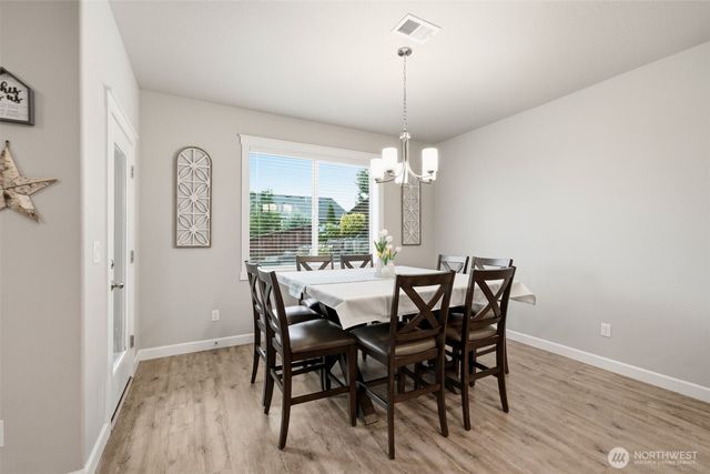 618 E Tanoak Avenue, La Center, WA 98629