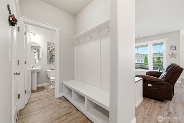 618 E Tanoak Avenue, La Center, WA 98629