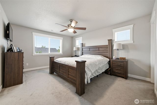 618 E Tanoak Avenue, La Center, WA 98629