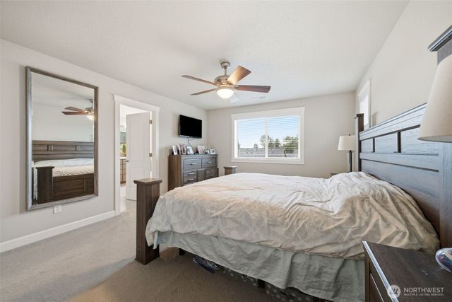 618 E Tanoak Avenue, La Center, WA 98629
