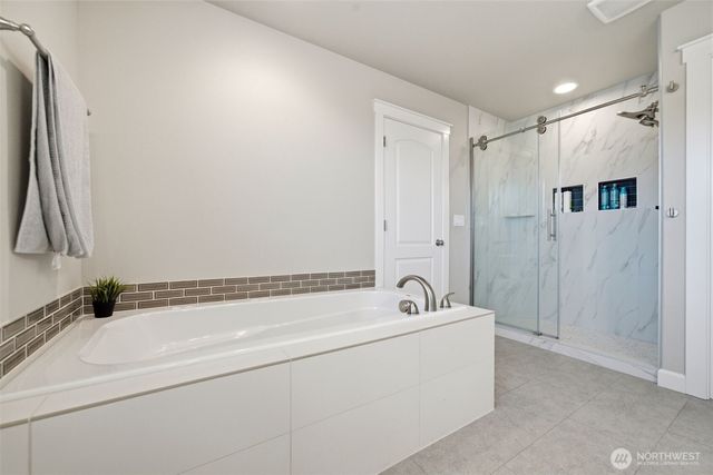 618 E Tanoak Avenue, La Center, WA 98629