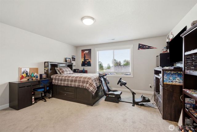 618 E Tanoak Avenue, La Center, WA 98629