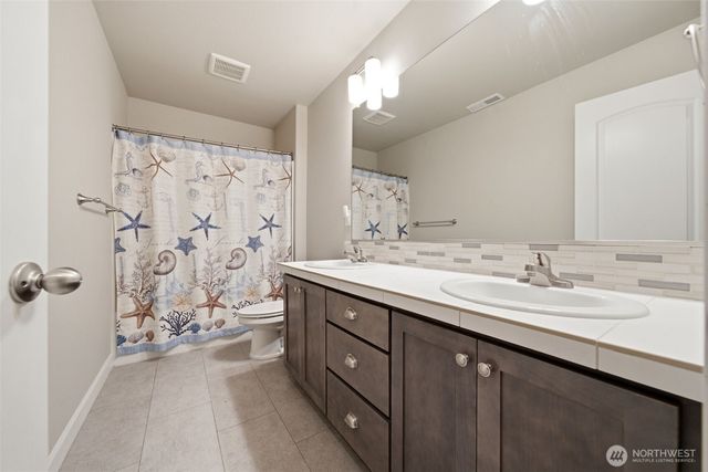 618 E Tanoak Avenue, La Center, WA 98629