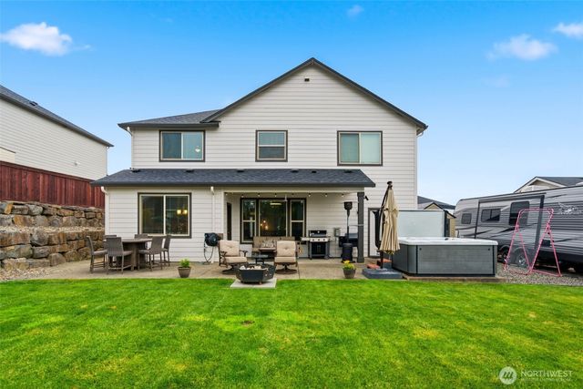 618 E Tanoak Avenue, La Center, WA 98629