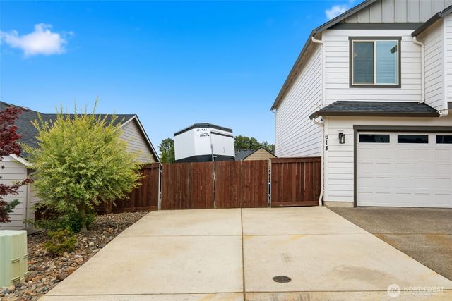 618 E Tanoak Avenue, La Center, WA 98629