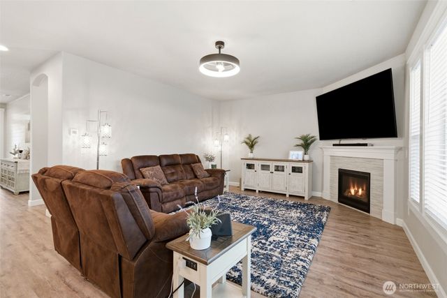 618 E Tanoak Avenue, La Center, WA 98629