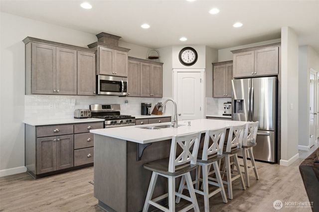 618 E Tanoak Avenue, La Center, WA 98629