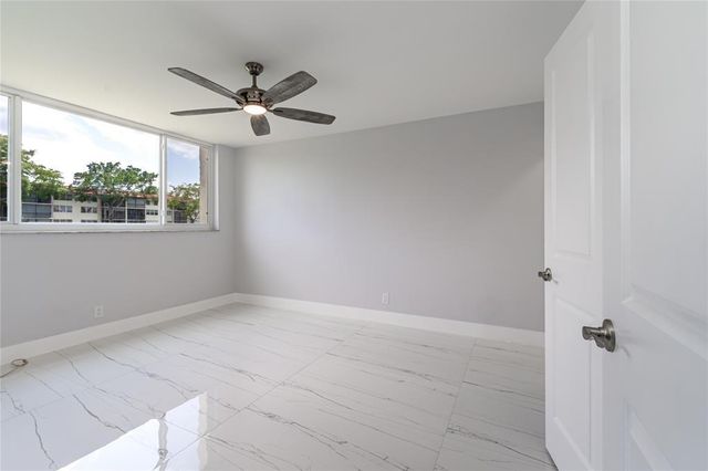 361 S Hollybrook Drive 105, Pembroke Pines, FL 33025