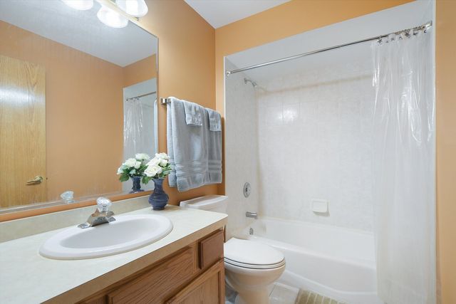 6963 Margaret Courtyard, Tinley Park, IL 60477