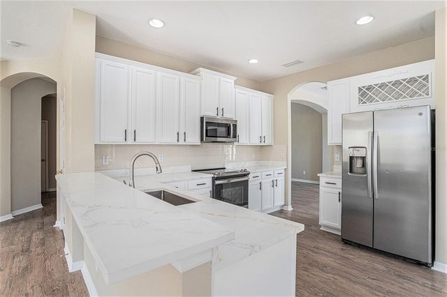 8602 SANDY PLAINS DRIVE, Riverview, FL 33578