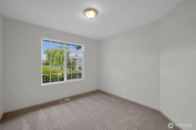 3050 Chelsea Lane, Enumclaw, WA 98022