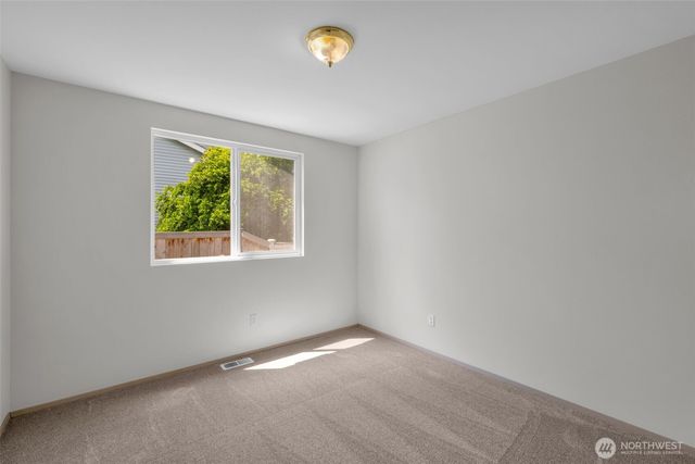 3050 Chelsea Lane, Enumclaw, WA 98022