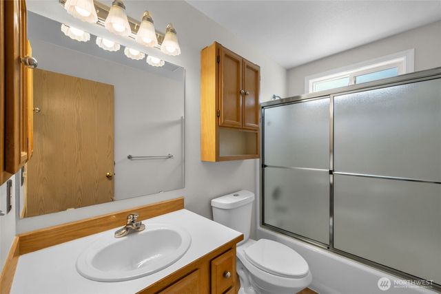 3050 Chelsea Lane, Enumclaw, WA 98022