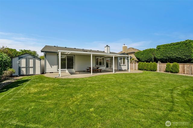 3050 Chelsea Lane, Enumclaw, WA 98022
