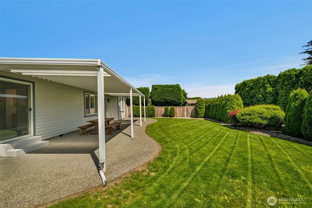 3050 Chelsea Lane, Enumclaw, WA 98022
