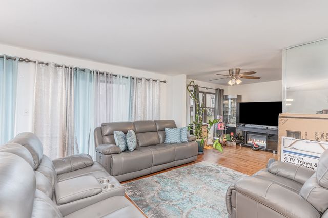 4143 192nd Court 225, Country Club Hills, IL 60478