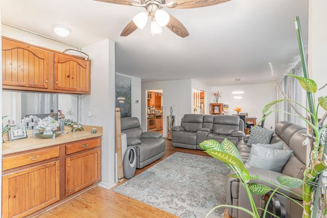 4143 192nd Court 225, Country Club Hills, IL 60478