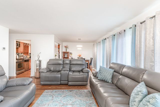 4143 192nd Court 225, Country Club Hills, IL 60478