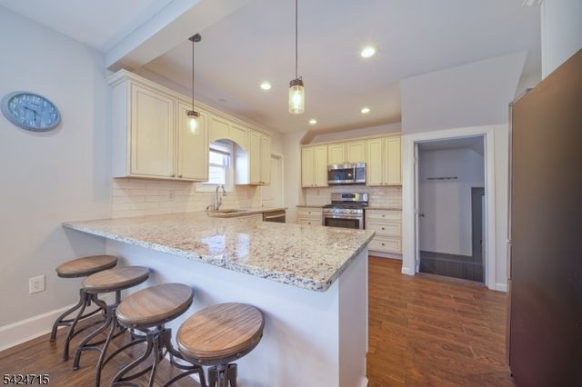 17 Erwin Pl, West Orange Twp., NJ 07052