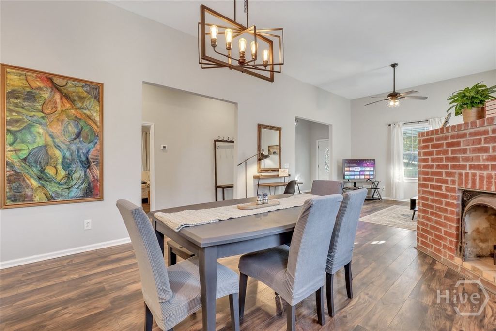 Image 13 of property listing at 920 E 37th Street, Savannah, GA 31401