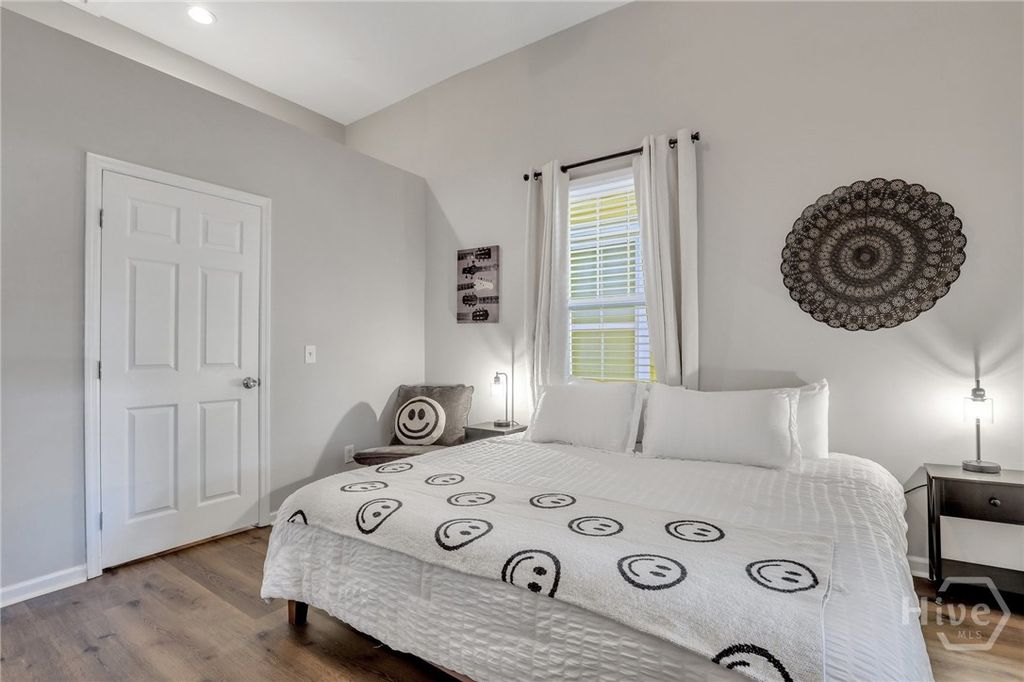 Image 14 of property listing at 920 E 37th Street, Savannah, GA 31401