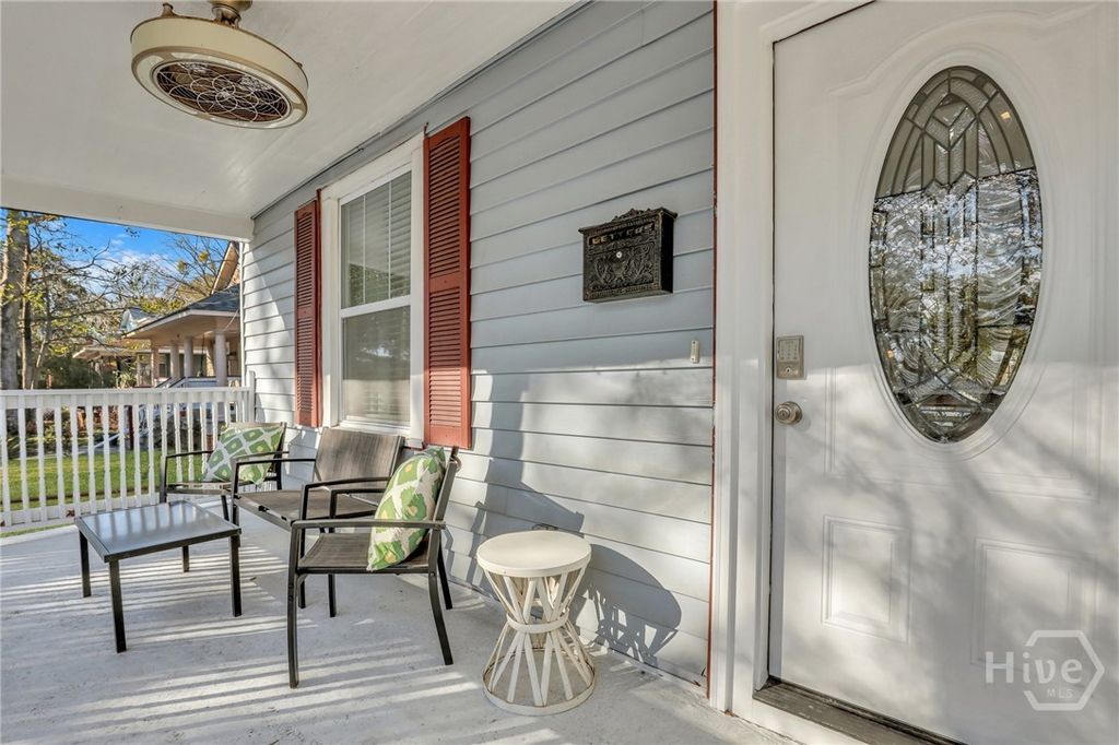 Image 2 of property listing at 920 E 37th Street, Savannah, GA 31401