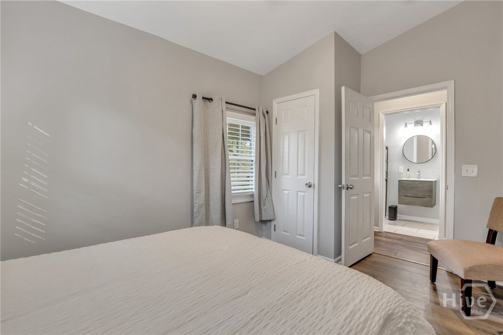 Image 23 of property listing at 920 E 37th Street, Savannah, GA 31401