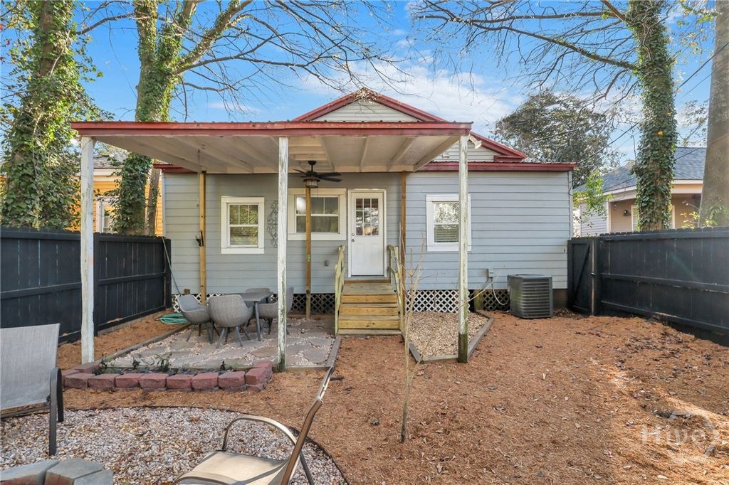 Image 27 of property listing at 920 E 37th Street, Savannah, GA 31401