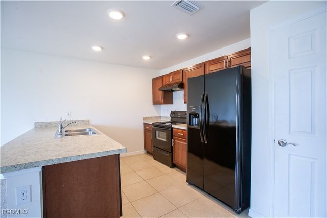 2927 NW 4th PL, Cape Coral, FL 33993