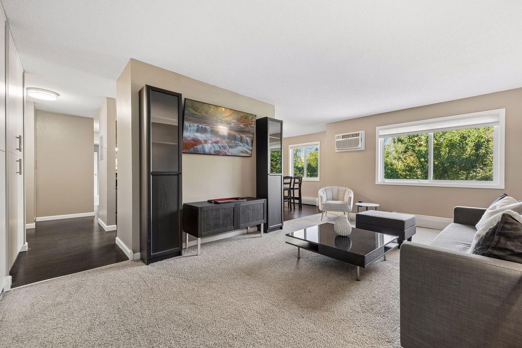 333 8th Street SE 219, Minneapolis, MN 55414 — photo 2