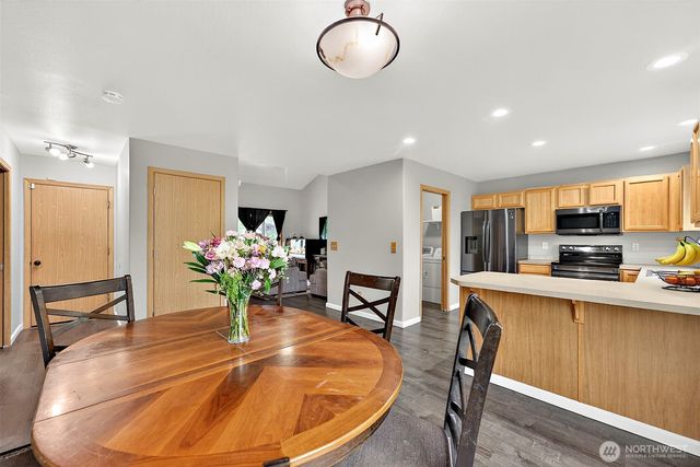9997 Greenleaf Loop SE, Yelm, WA 98597