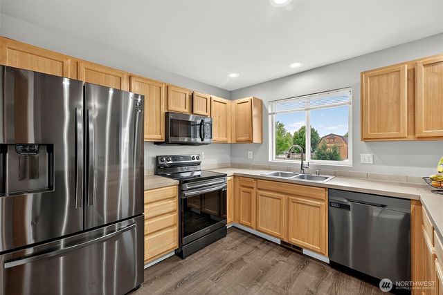 9997 Greenleaf Loop SE, Yelm, WA 98597