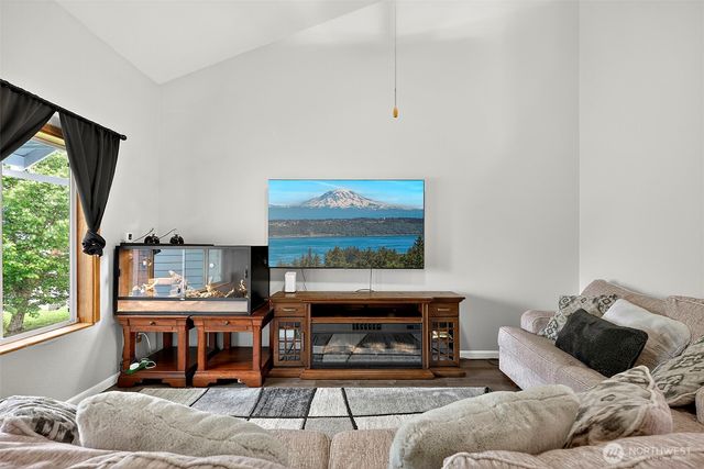 9997 Greenleaf Loop SE, Yelm, WA 98597