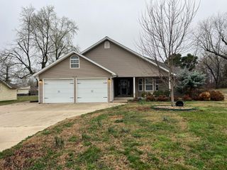 310 N Grimes Street, Carl Junction, MO 64834