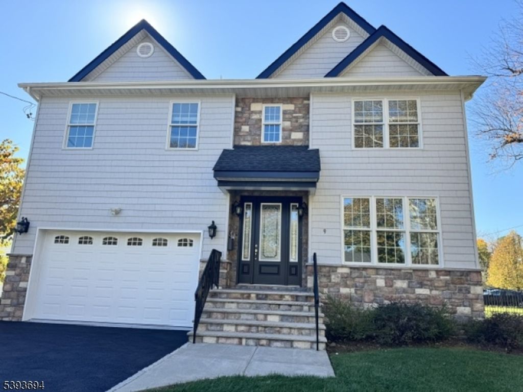 9 Spalding Dr, Livingston Twp., NJ 07039