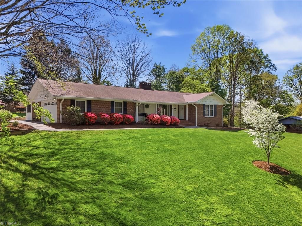 1515 Holly Circle, Wilkesboro, NC 28697