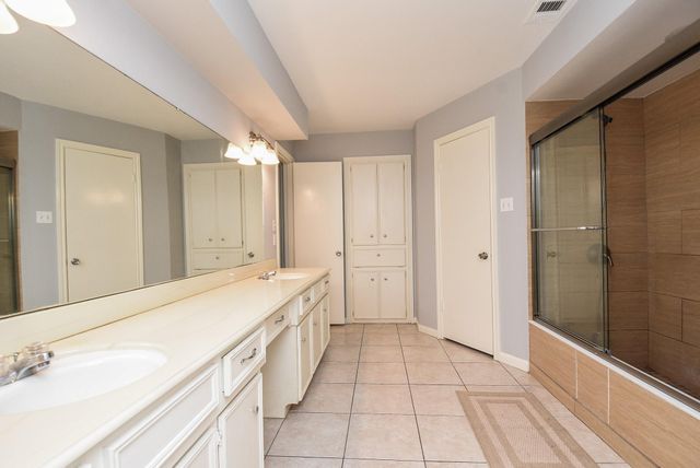 4811 Shatner Drive, Houston, TX 77066