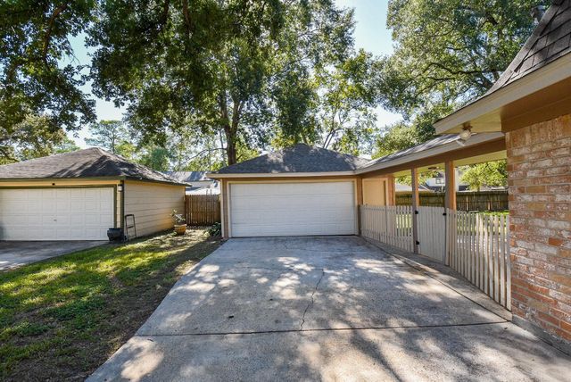 4811 Shatner Drive, Houston, TX 77066