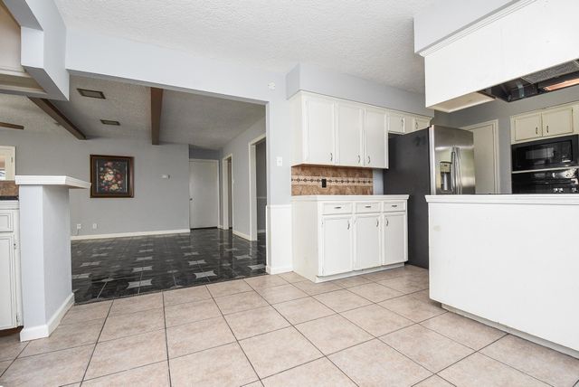 4811 Shatner Drive, Houston, TX 77066