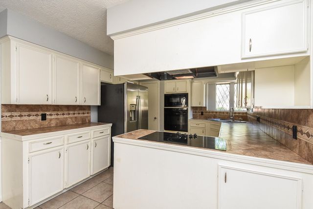 4811 Shatner Drive, Houston, TX 77066