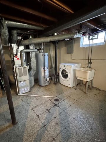 1818 N Center Street, Royal Oak, MI 48073