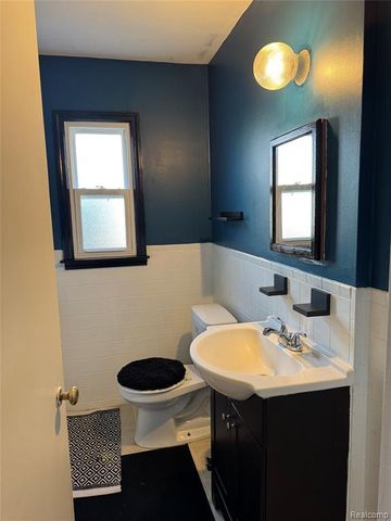 1818 N Center Street, Royal Oak, MI 48073