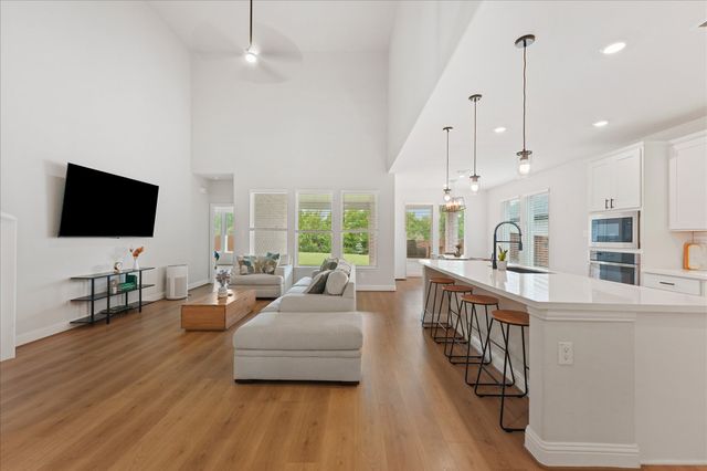 200 Lakeview Drive, Oak Point, TX 75068