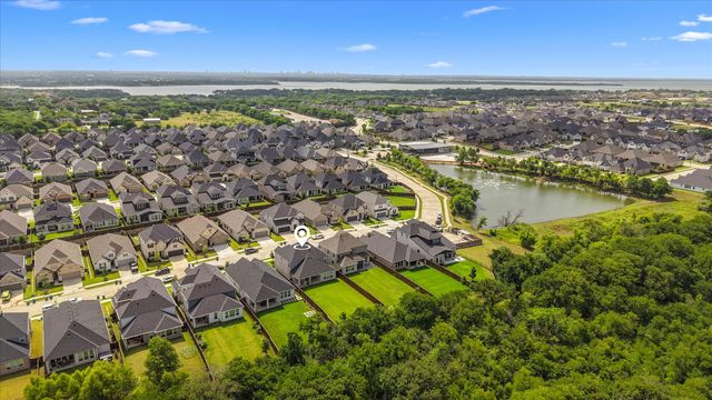 200 Lakeview Drive, Oak Point, TX 75068