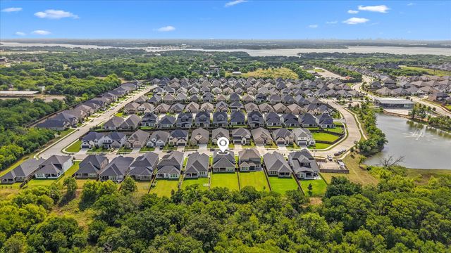 200 Lakeview Drive, Oak Point, TX 75068