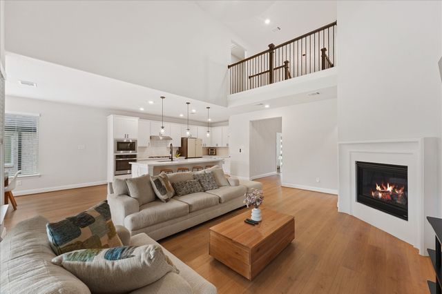 200 Lakeview Drive, Oak Point, TX 75068