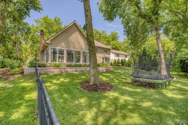1412 Sherwood Lane, Geneva, IL 60134